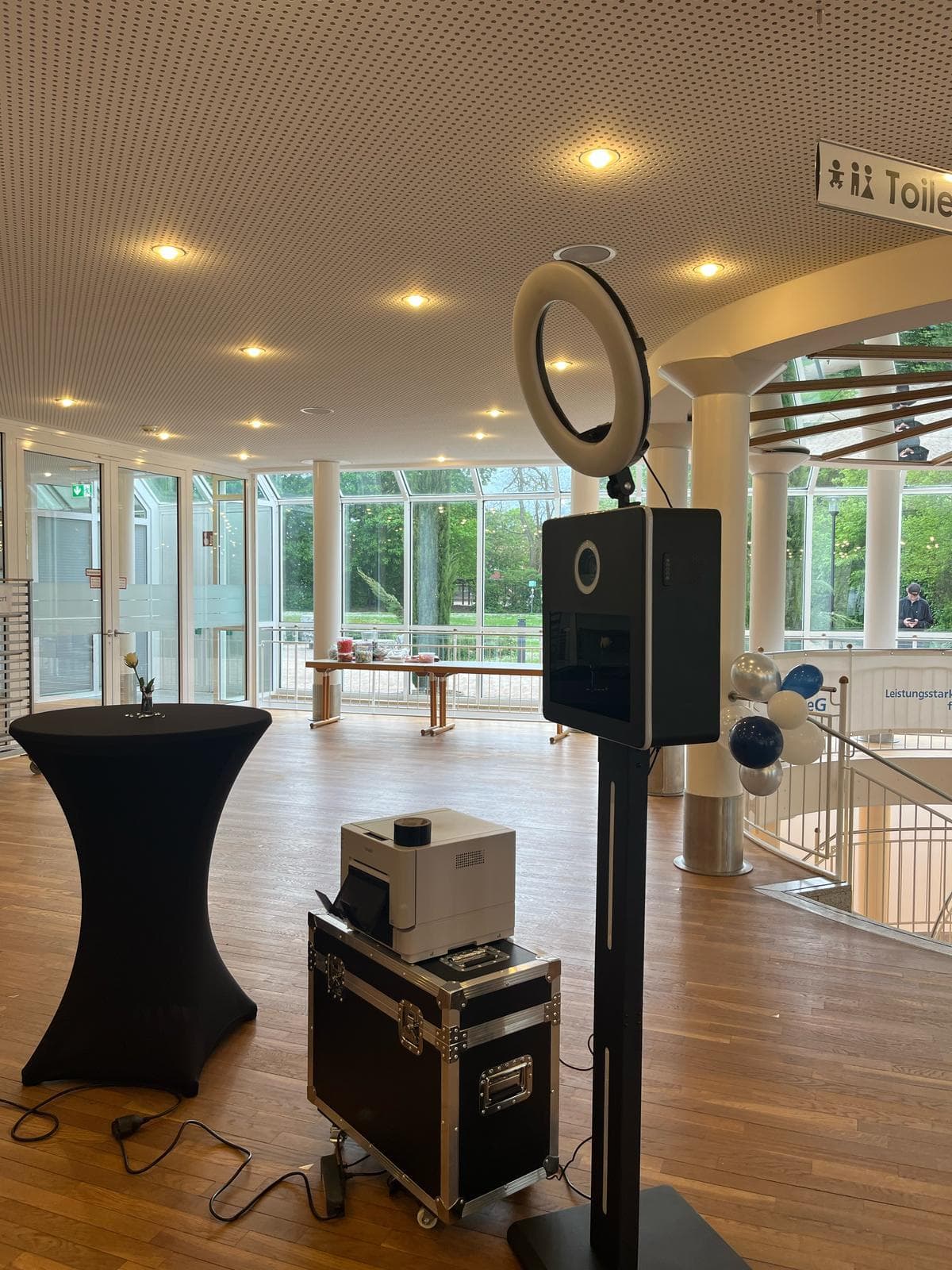 Fotobox Indoor-Setup mit Drucker bei Firmenfeier